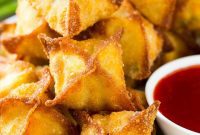Crispy Crab and Cream Cheese Wontons