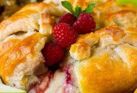 Gooey Brie with Raspberry Pecan Crown