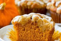 Spiced Pumpkin Muffins with Brown Sugar Crumble