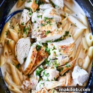 An image of crock pot chicken alfredo pasta.